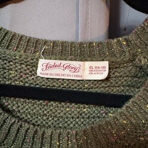 Faded Glory Green Cable Knit Crew Neck Sweater